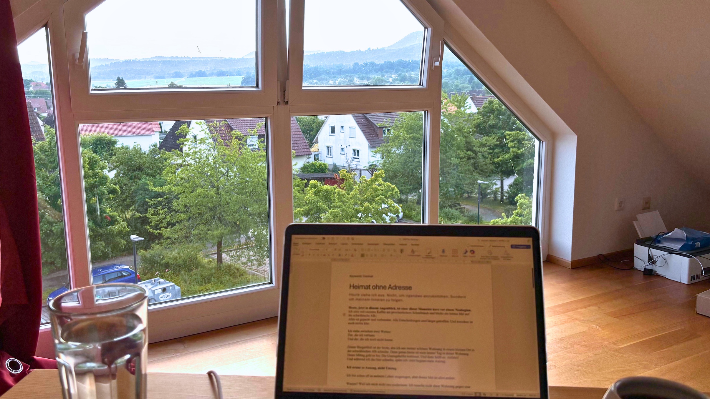 Der letzte Blogartikel Blick vom Schreibtisch aus dem Fenster